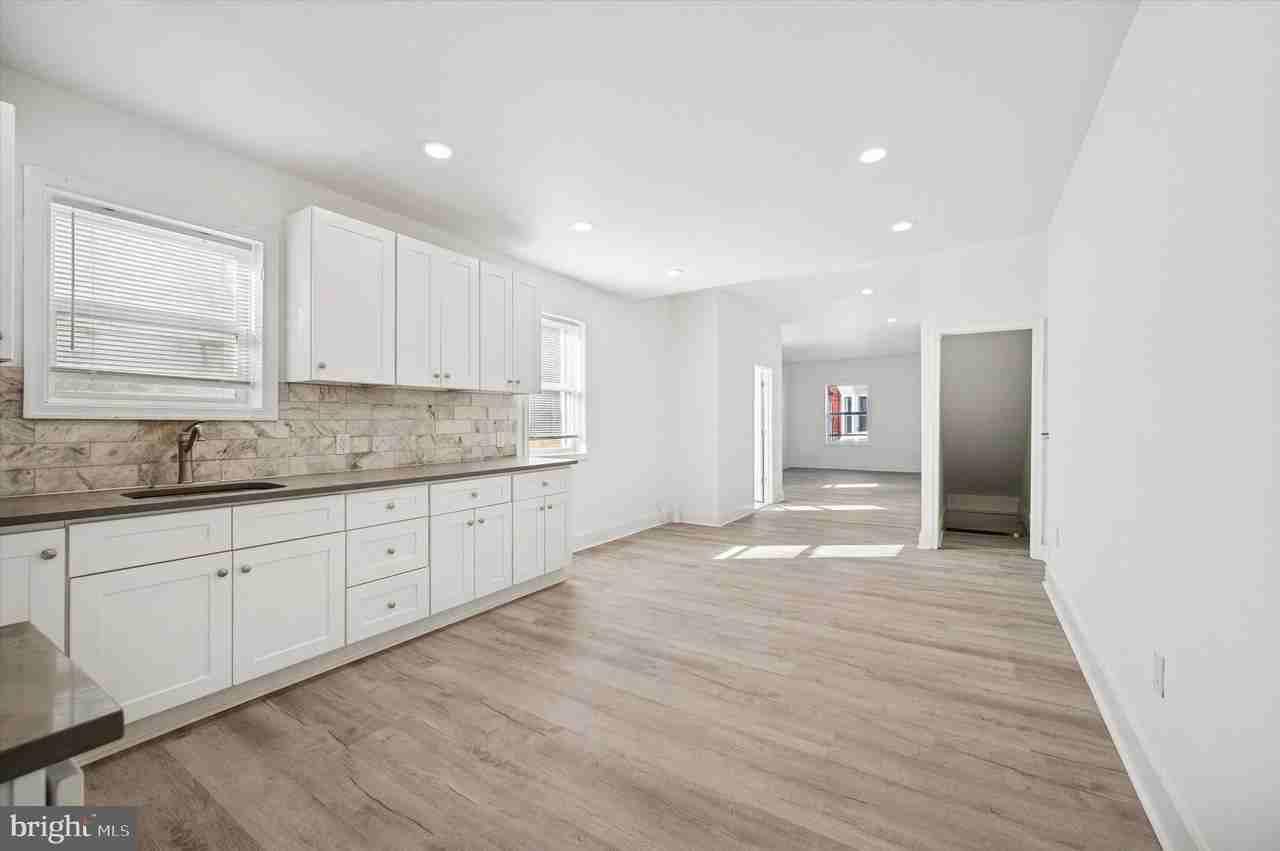 2135 N 20th St - Photo 3 of 14