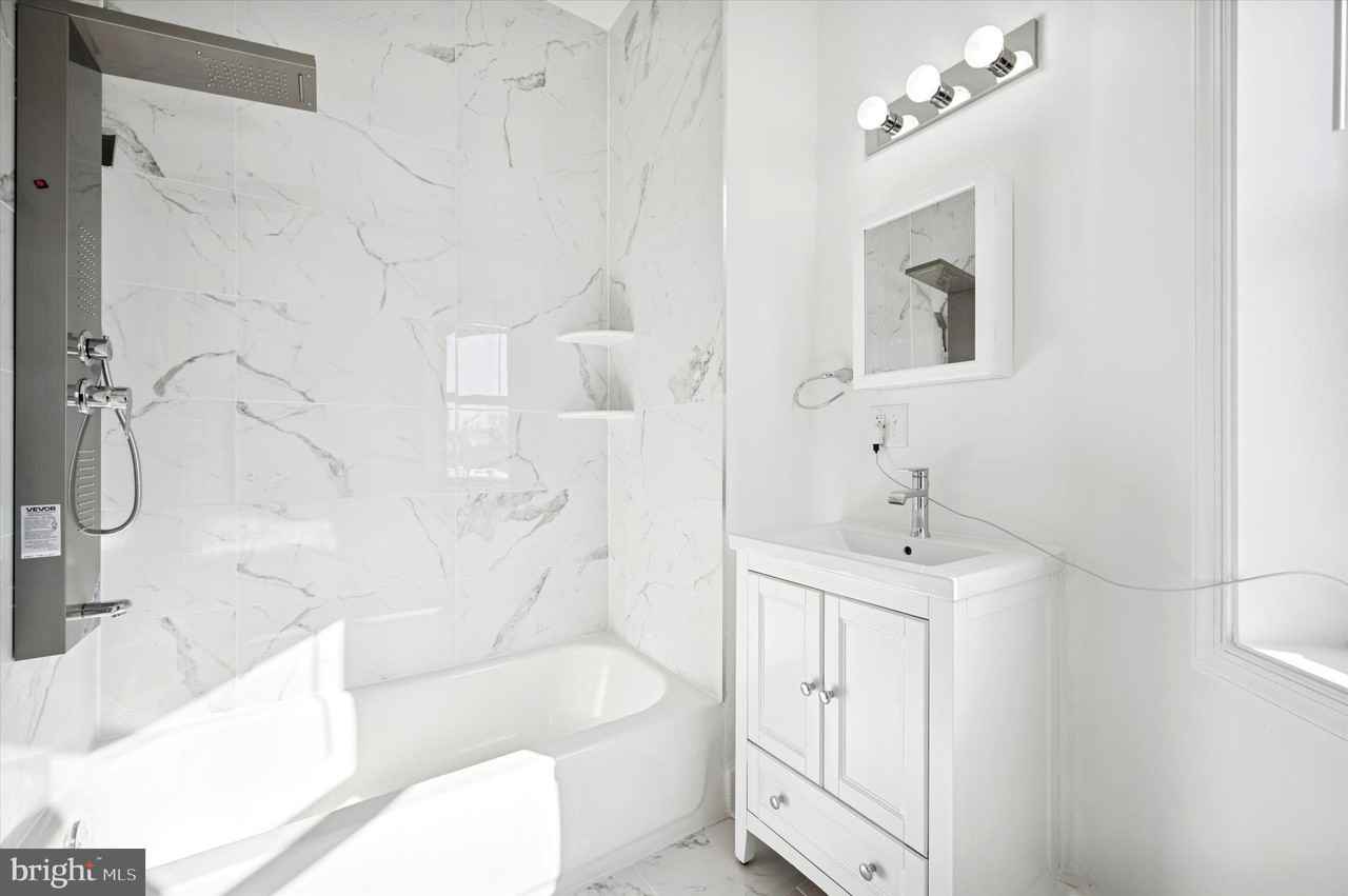 2135 N 20th St - Photo 5 of 14