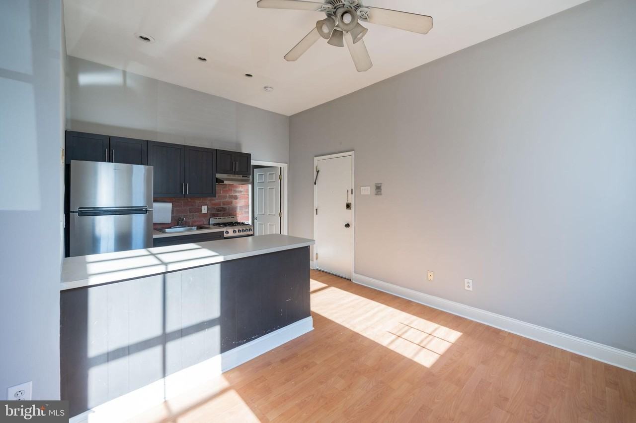 2123 Spring Garden St #1F - Photo 4 of 11