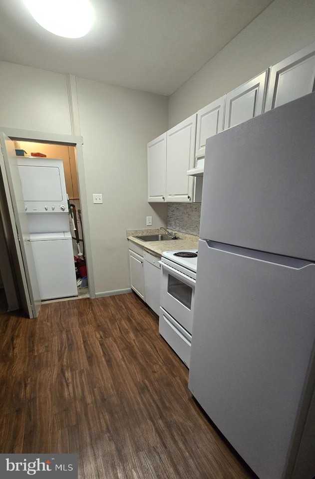 4303 Main St #2 - Photo 2 of 12