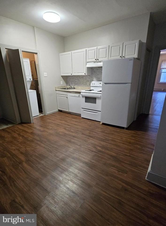 4303 Main St #2 - Photo 3 of 12