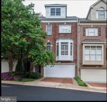 2217 N Oak Ct - Photo 1 of 1