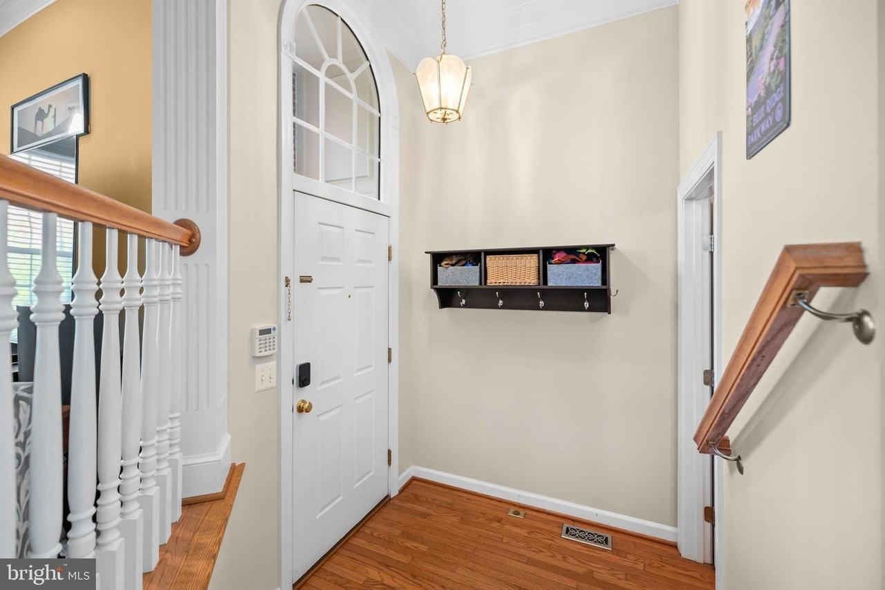 5274 Pocosin Ln - Photo 3 of 50