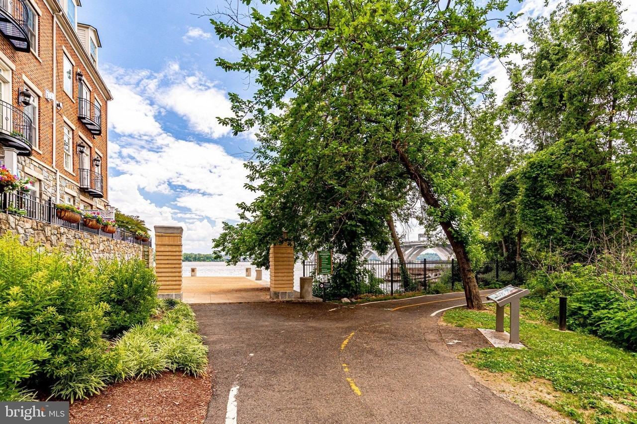 17 Alexander St - Photo 6 of 30