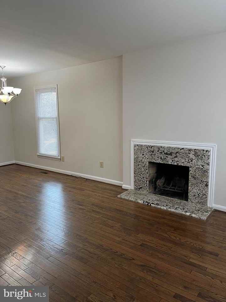 1533 Oronoco St - Photo 2 of 28