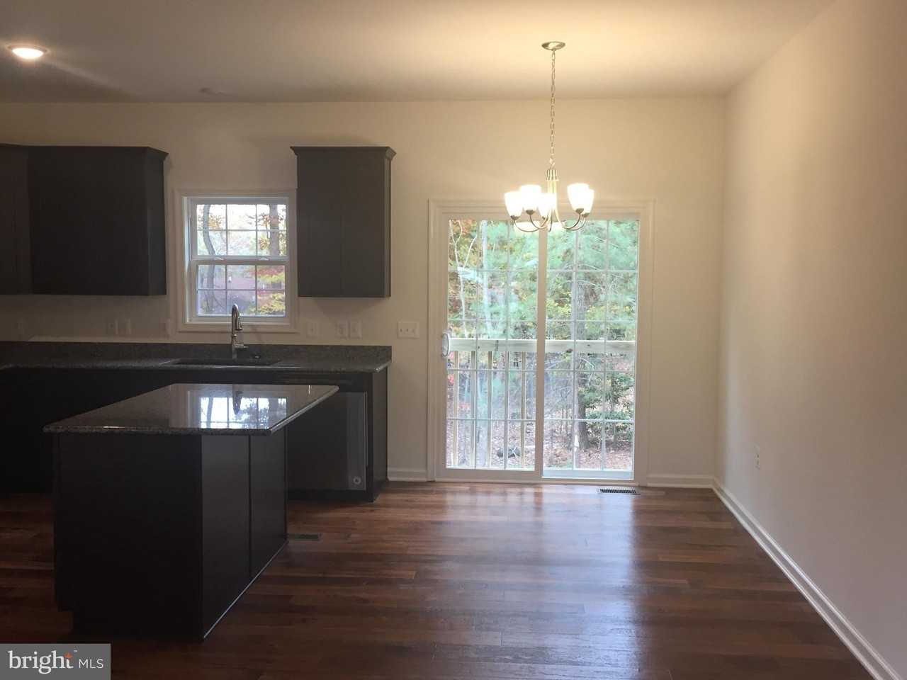 8289 Kates Ct - Photo 5 of 12