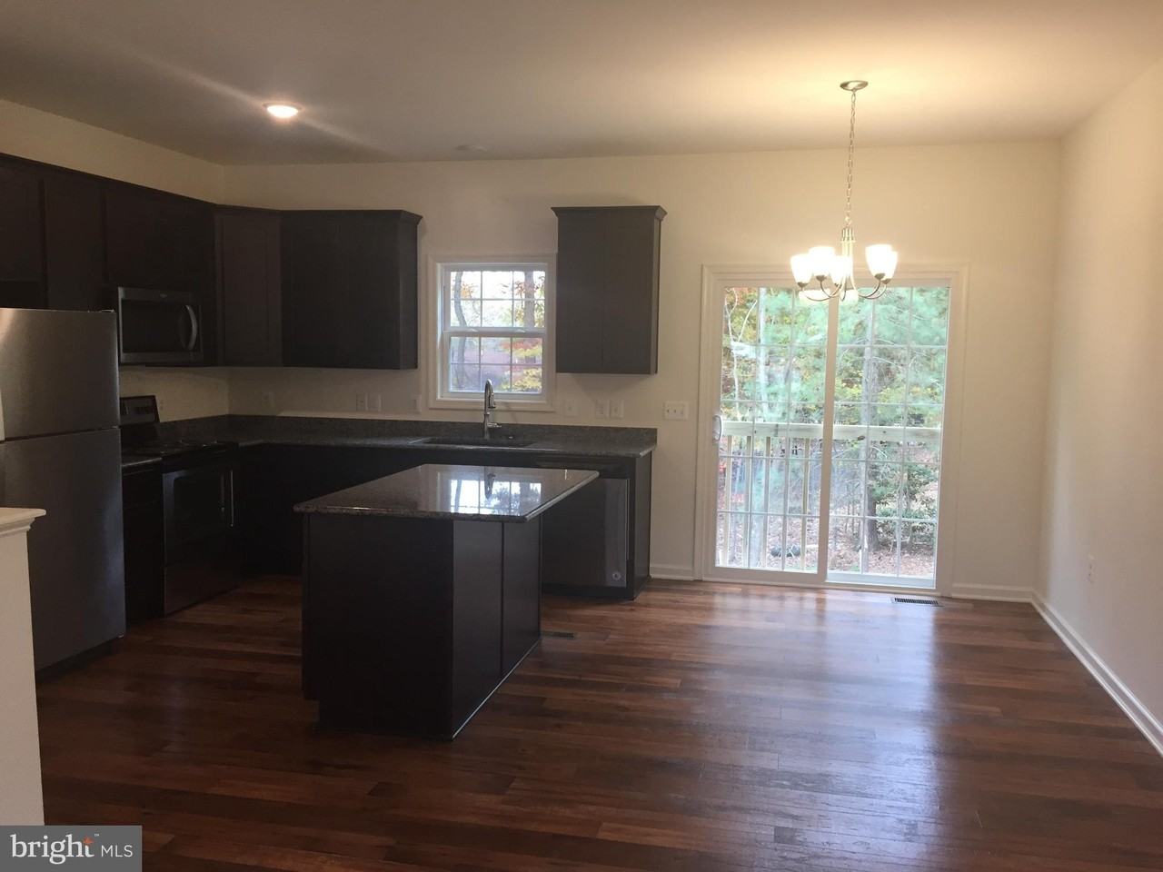 8289 Kates Ct - Photo 7 of 12