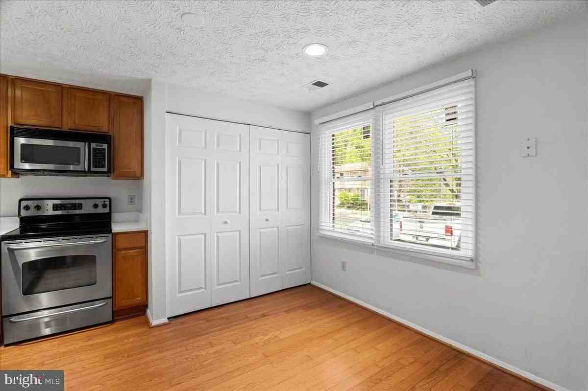 8315 Bark Tree Ct - Photo 5 of 32