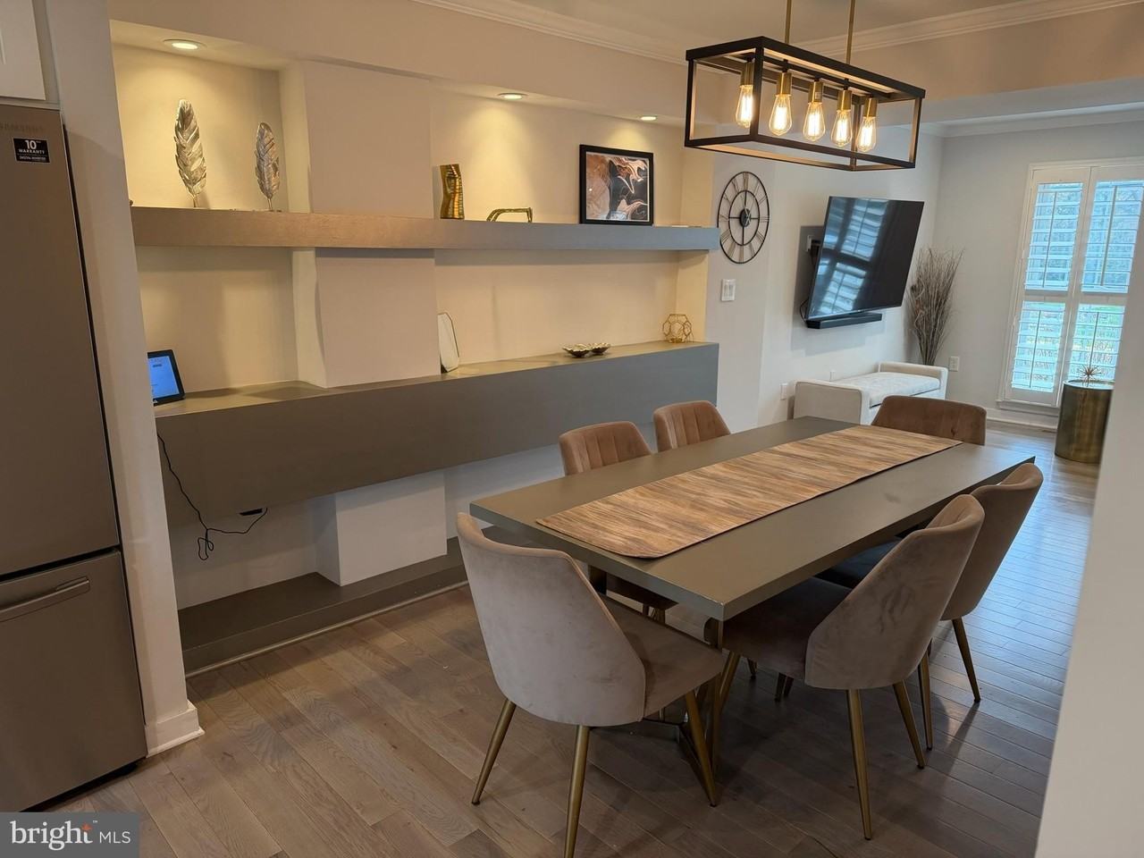 9666 Masterworks Dr - Photo 3 of 50