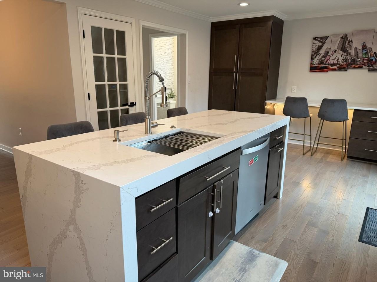 9666 Masterworks Dr - Photo 7 of 50