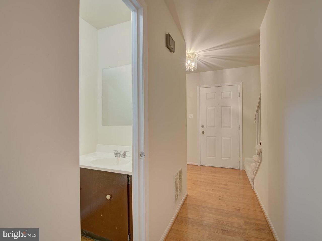 9867 High Water Ct - Photo 5 of 30