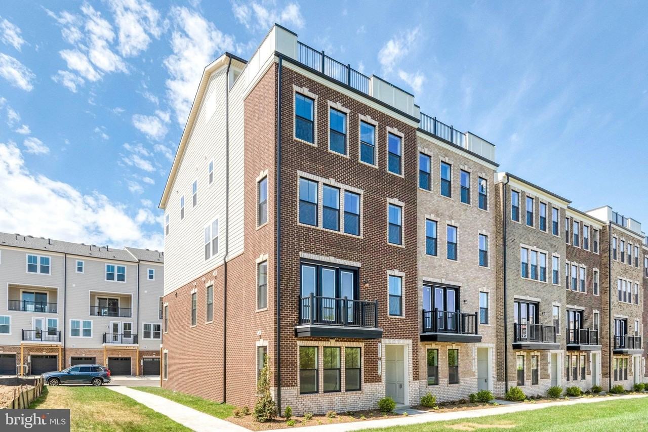 20882 Murry Falls Ter - Photo 5 of 37