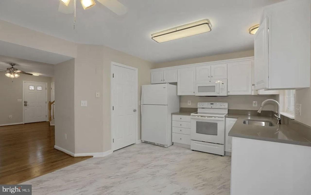 15592 Three Otters Pl - Photo 2 of 9