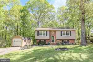 featured image of 704 Candle Ridge Ct
