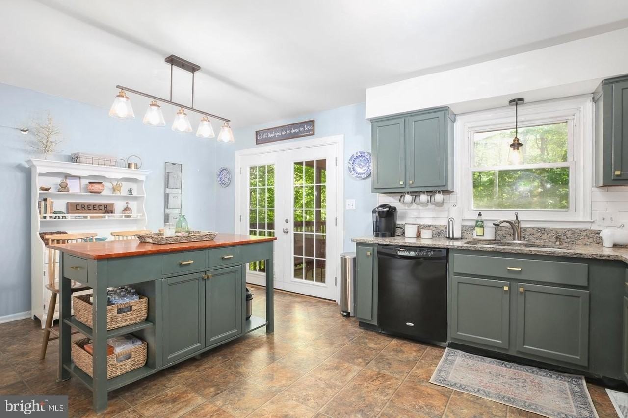 704 Candle Ridge Ct - Photo 6 of 18