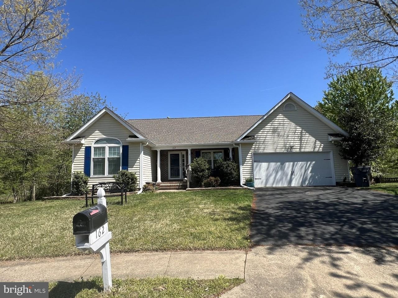 162 Bush Hill Ct - Photo 3 of 40