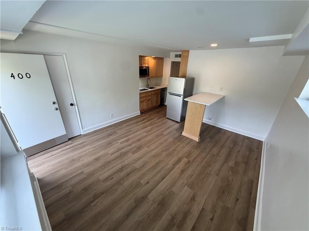 400 Lockland Ave - Photo 3 of 7