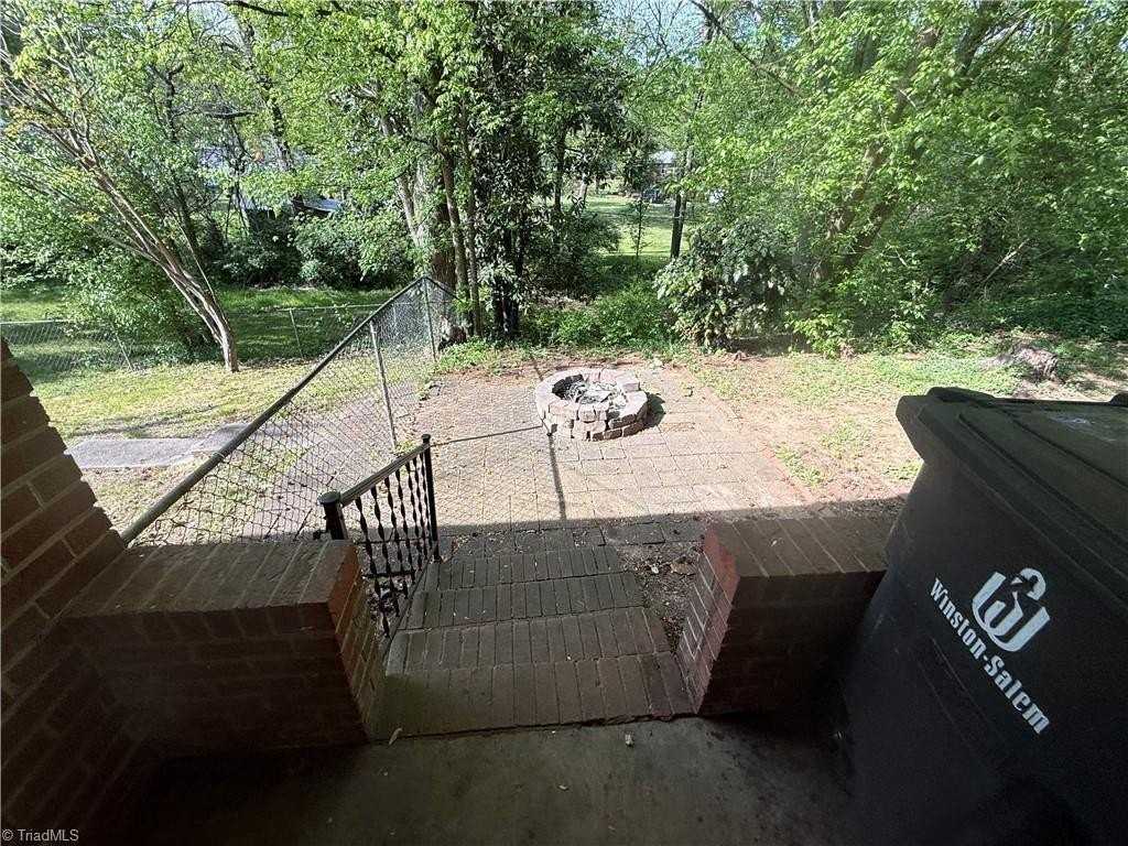 4975 Stonington Rd - Photo 2 of 15