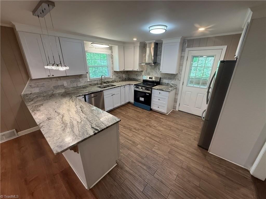 4975 Stonington Rd - Photo 6 of 15