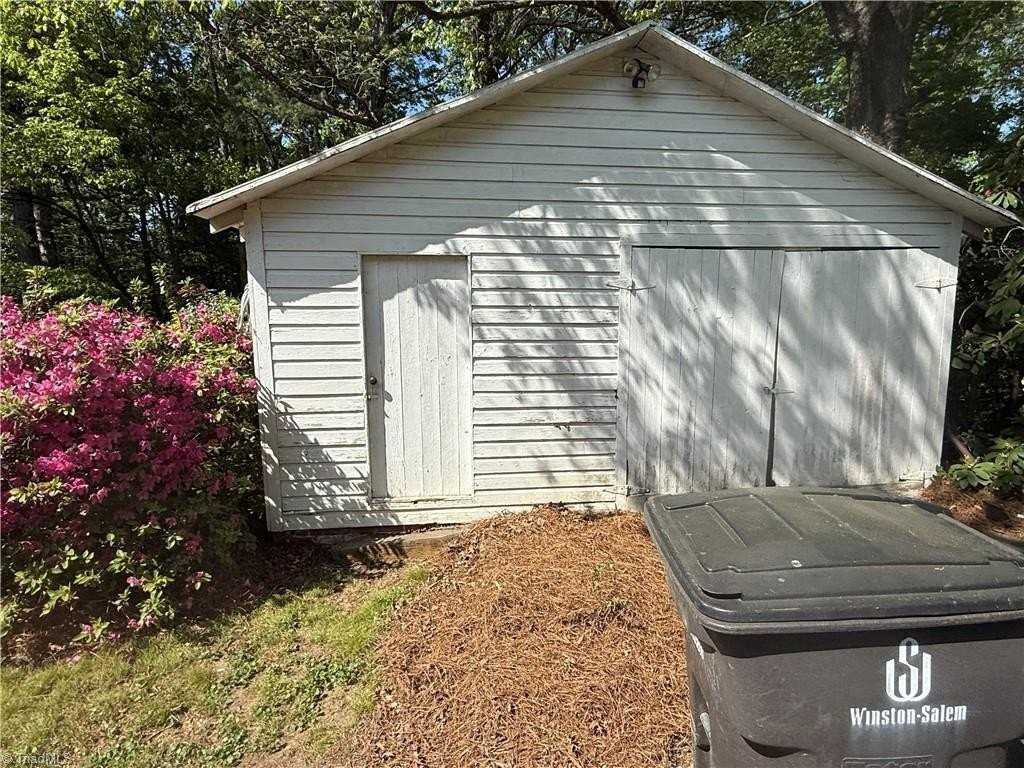 159 Stanton Dr - Photo 2 of 13