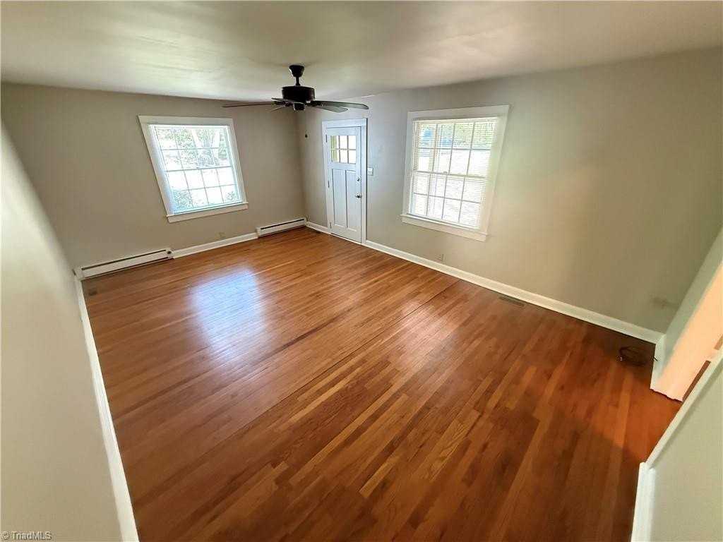 159 Stanton Dr - Photo 4 of 13