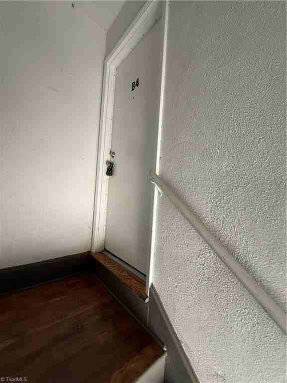 1900 Queen St #B4 - Photo 2 of 7