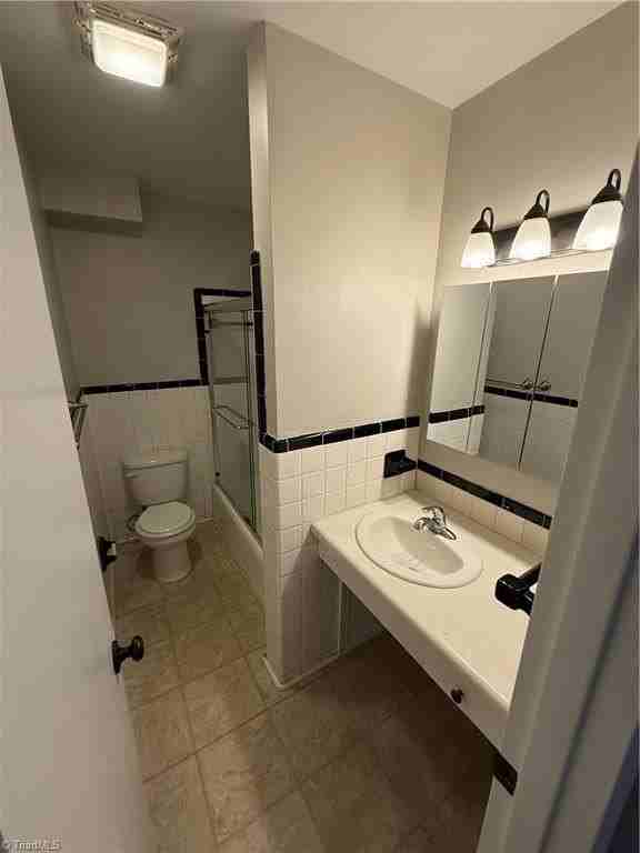 1900 Queen St #B4 - Photo 6 of 7