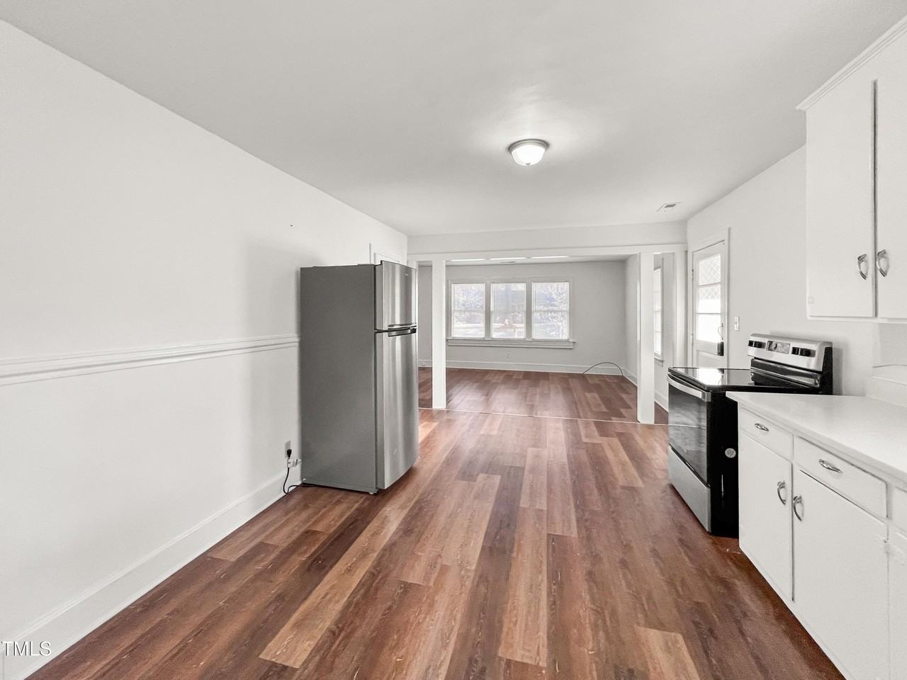 1800 Rosewood Ave - Photo 2 of 15