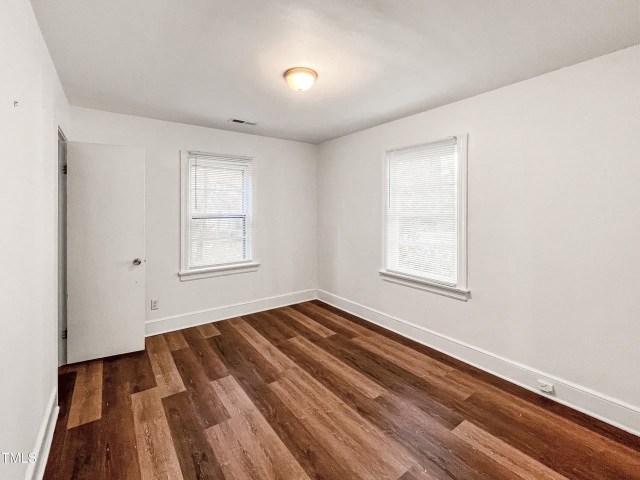 1800 Rosewood Ave - Photo 6 of 15