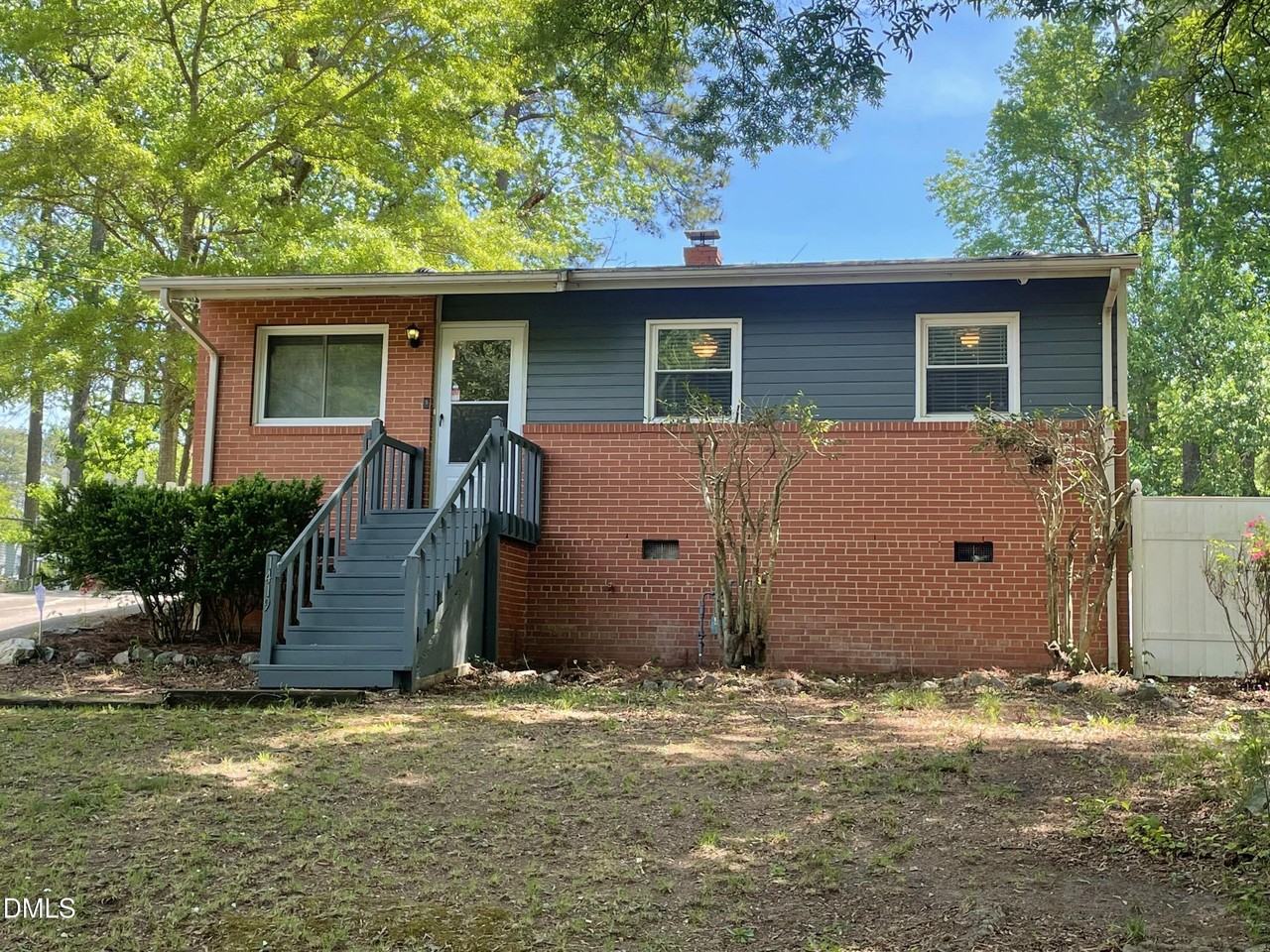 1419 Valley Rd - Photo 2 of 28