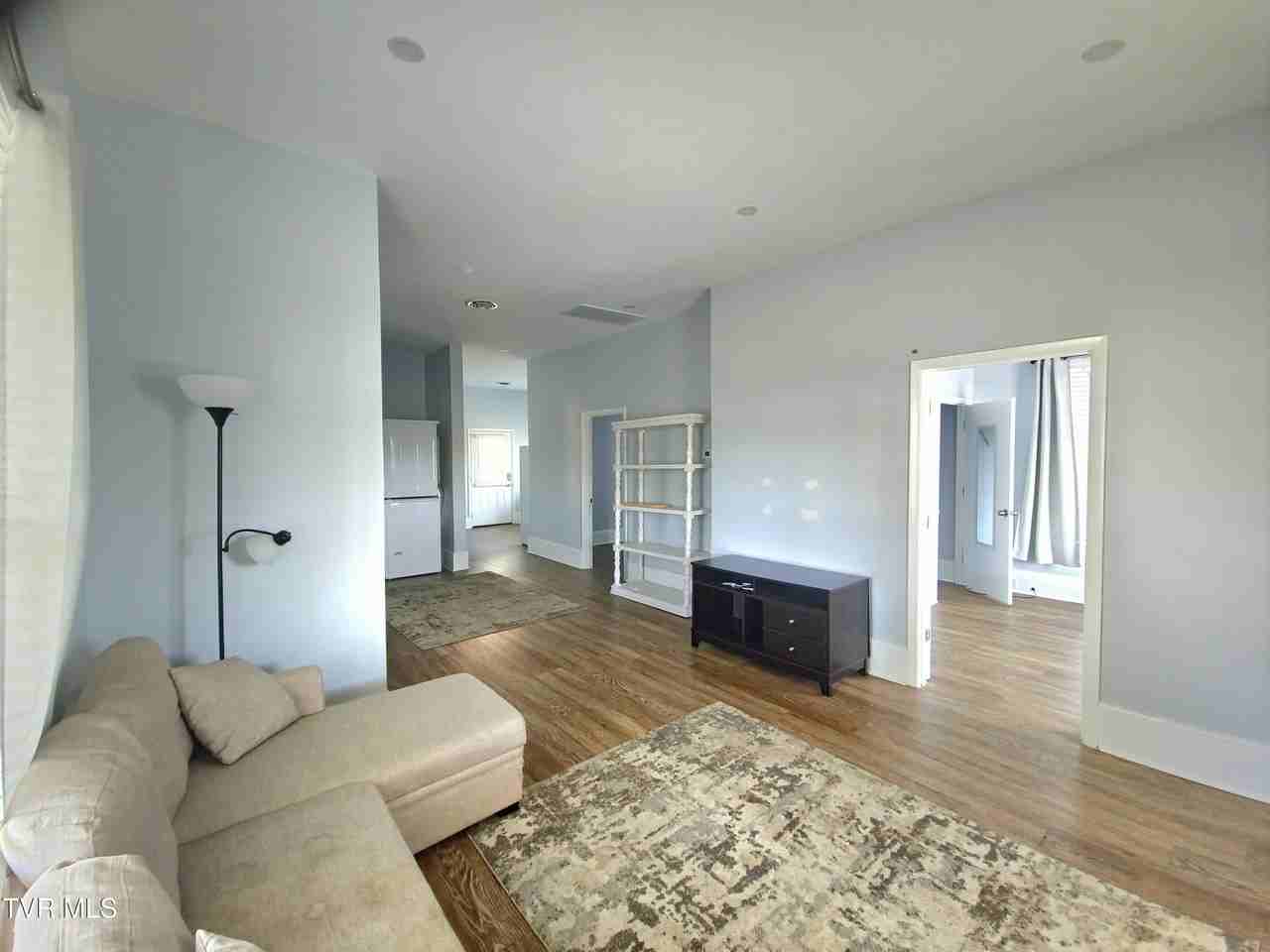 1001 Virginia Ave #2 - Photo 6 of 15