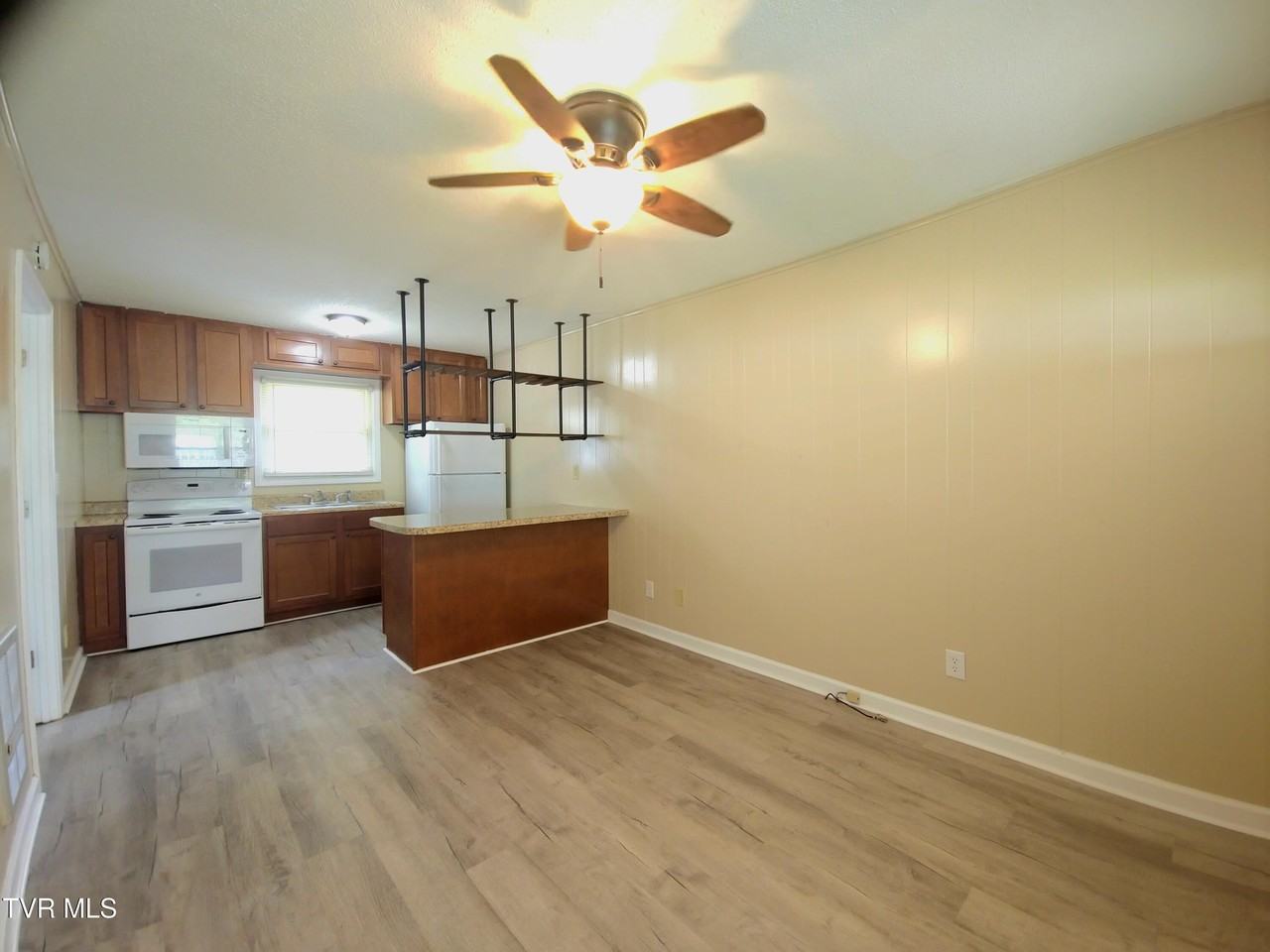 200 Two St #1 - Photo 4 of 9