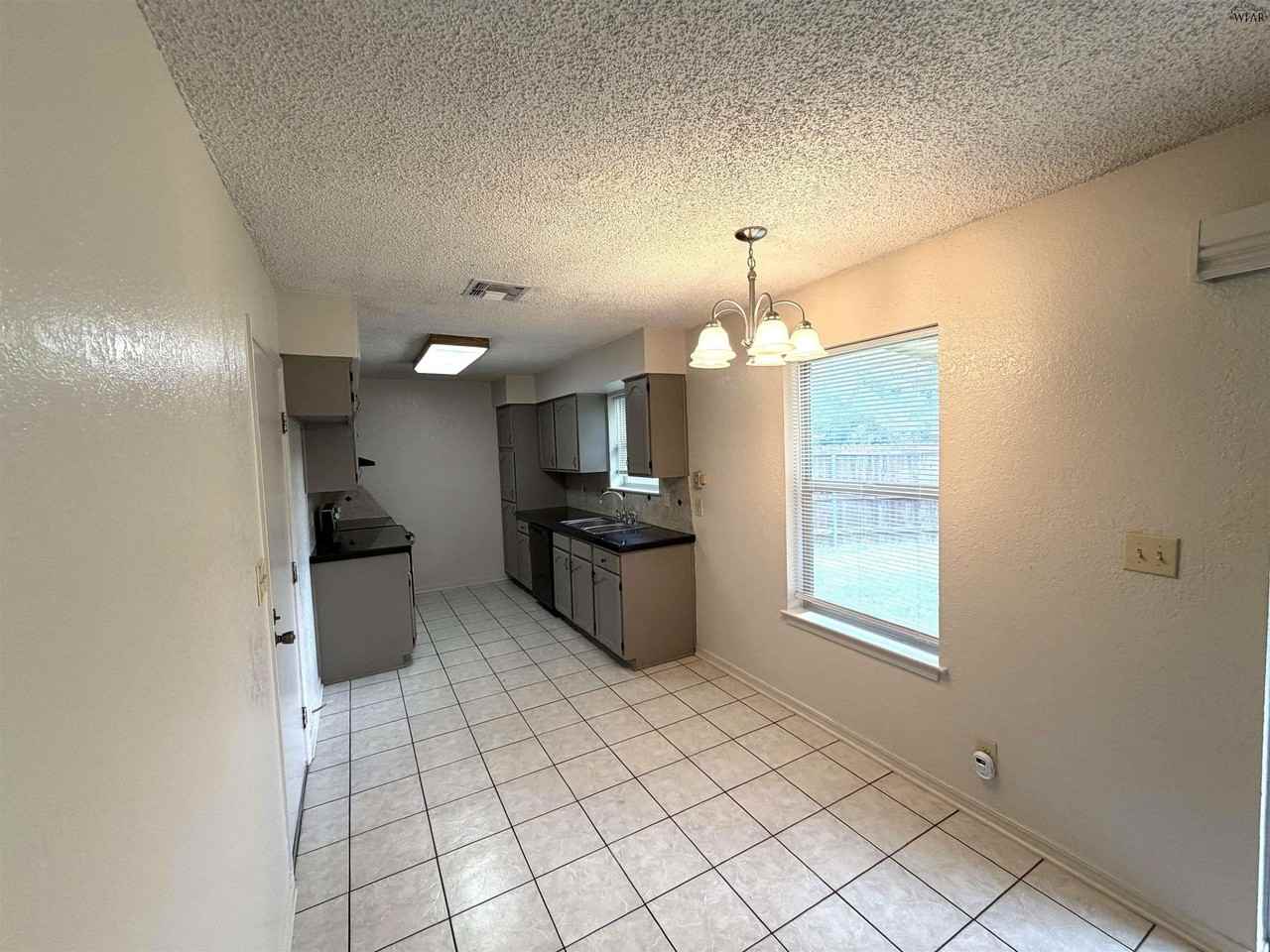 4830 Lovers Ln - Photo 3 of 14