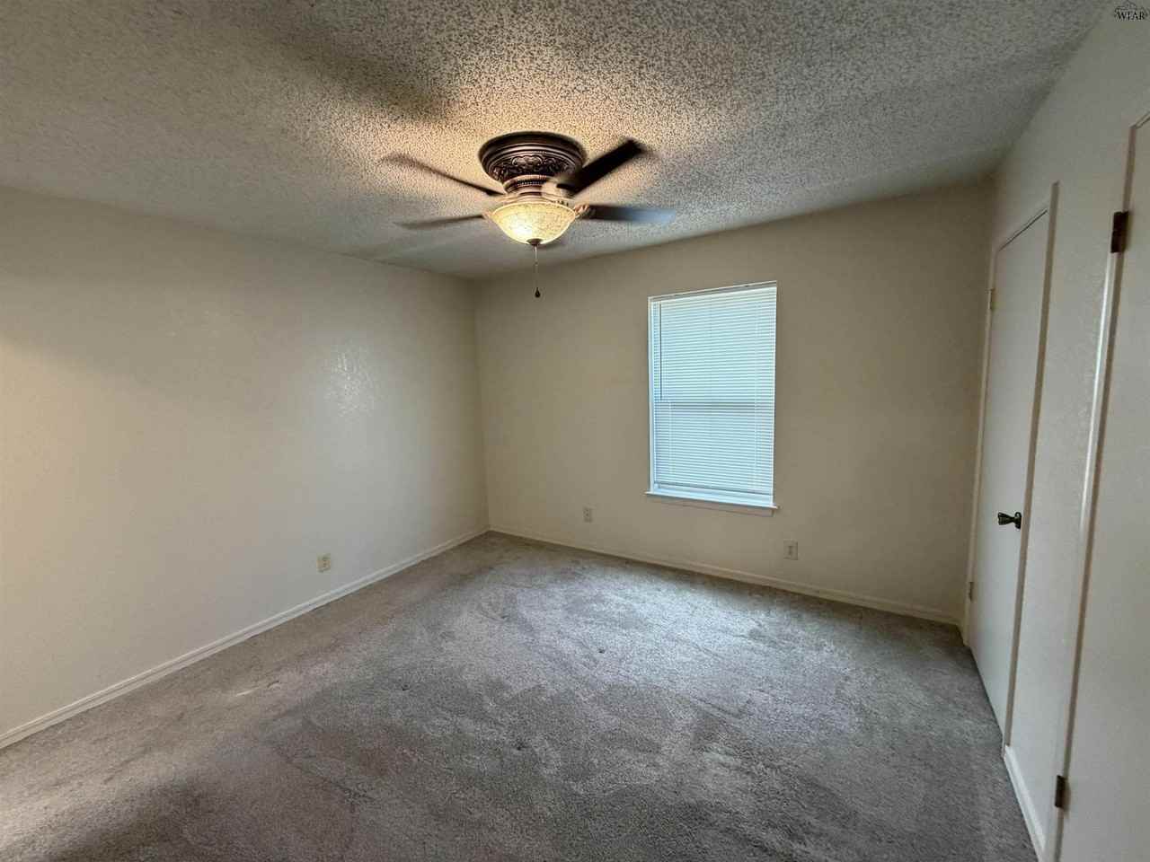 4830 Lovers Ln - Photo 7 of 14