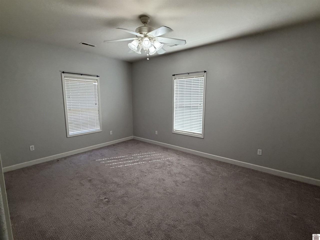 2647 Legends Dr - Photo 3 of 16