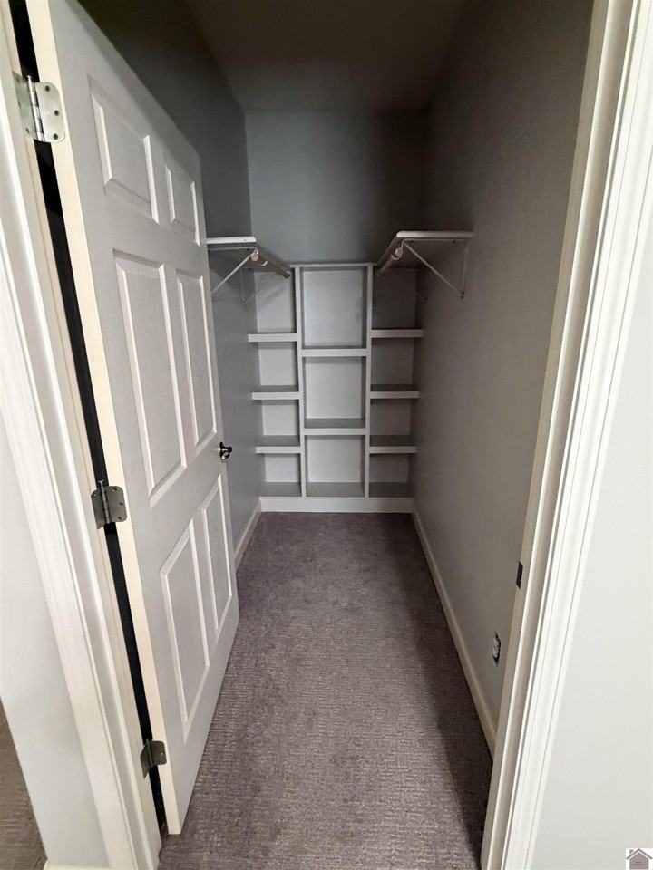 2647 Legends Dr - Photo 4 of 16