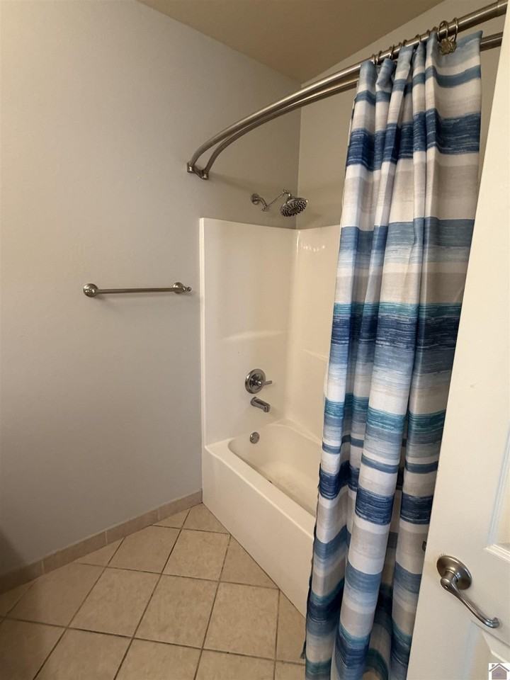 2647 Legends Dr - Photo 5 of 16