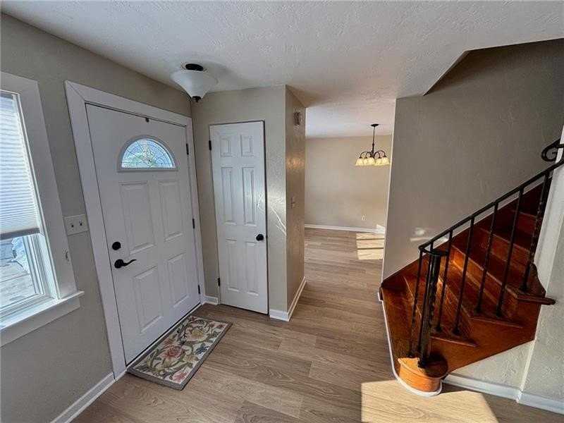 330 Long Dr - Photo 4 of 27