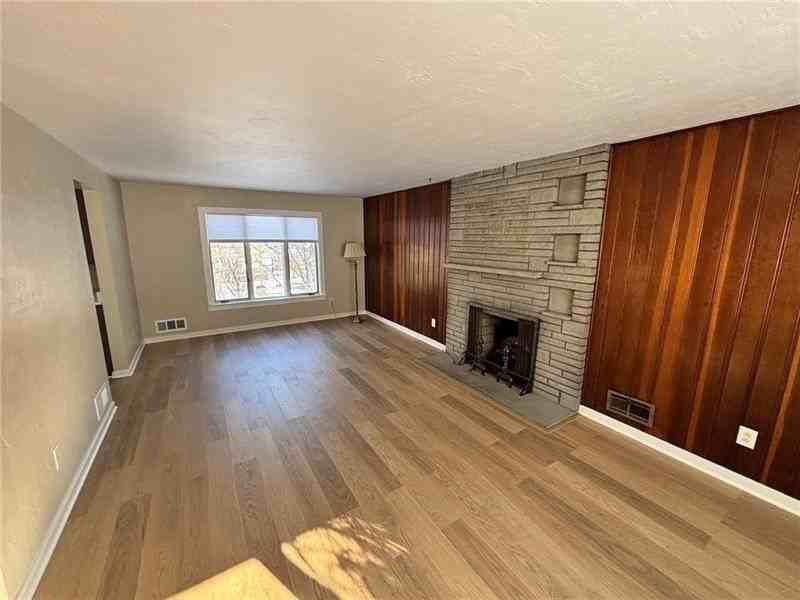 330 Long Dr - Photo 5 of 27