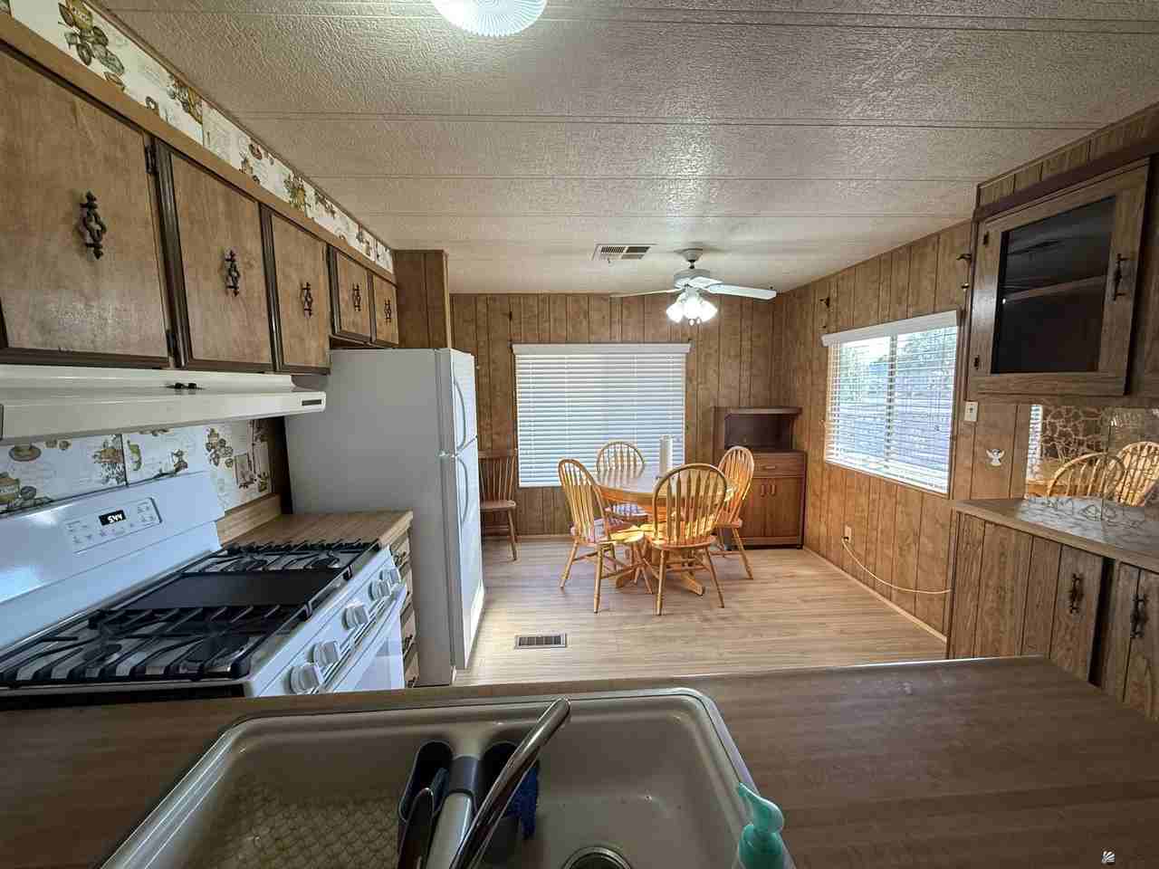 9384 E Ranch Dr - Photo 7 of 25