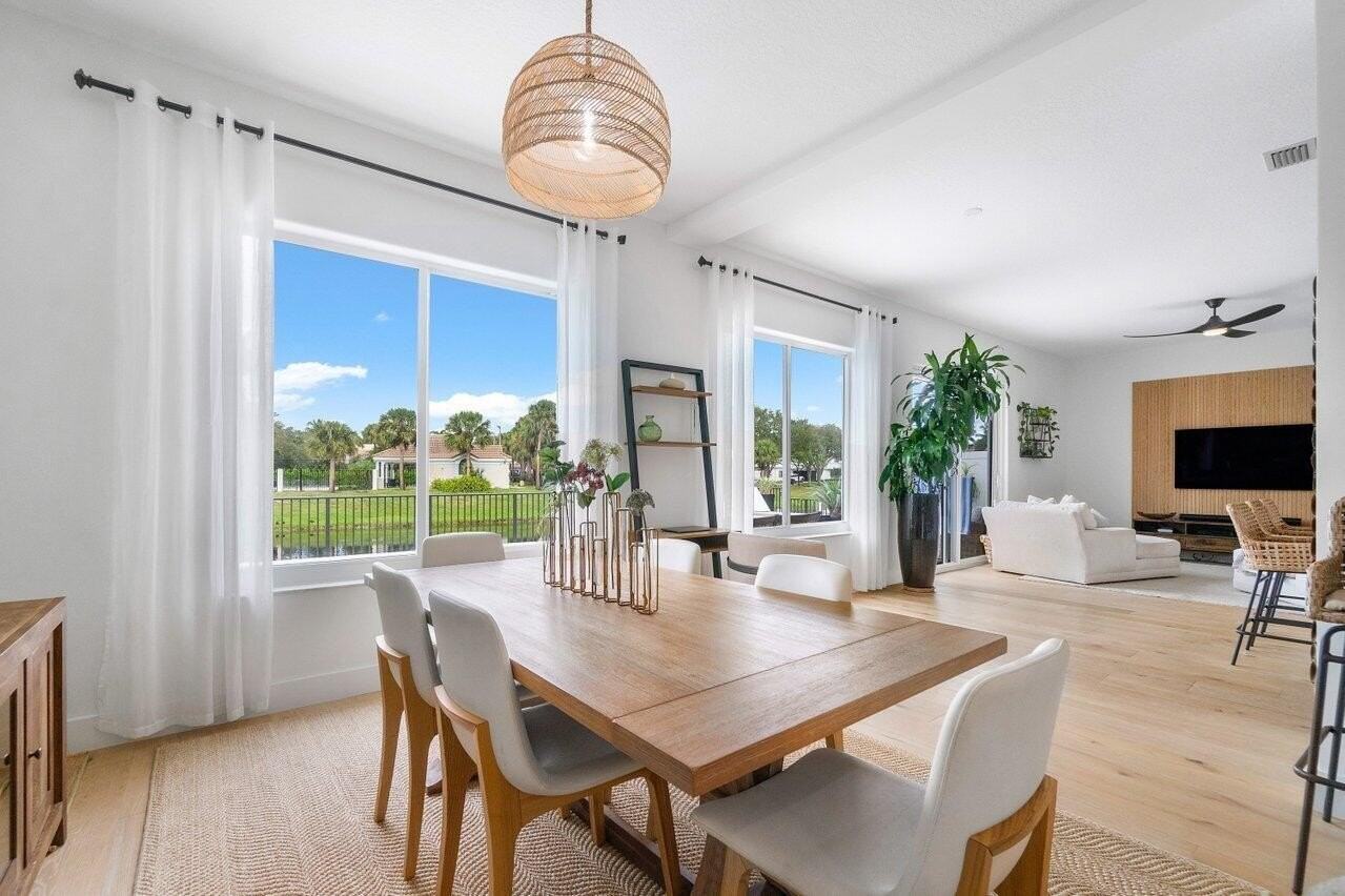 1211 Delray Lakes Dr - Photo 5 of 46