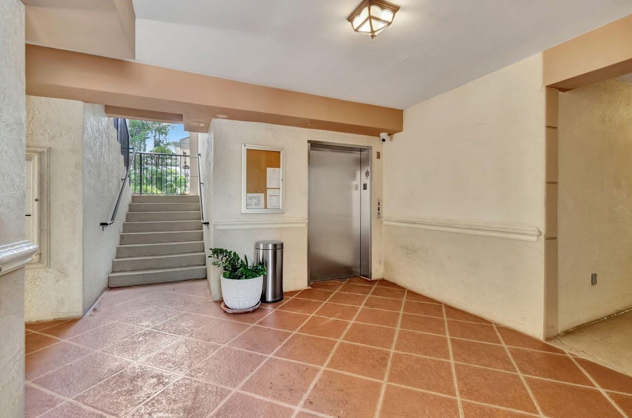 3317 Tuscany Way - Photo 4 of 41