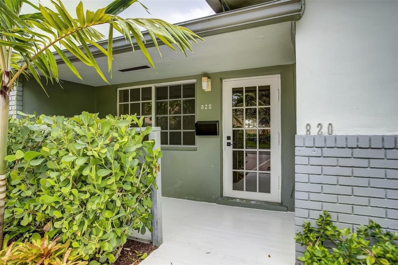 820 Ne 23rd Ave - Photo 3 of 48