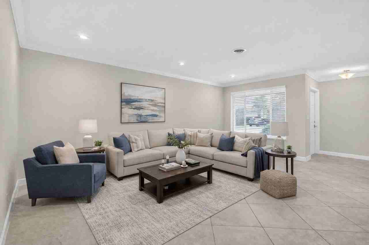 2125 Ne 56th Ct - Photo 2 of 17