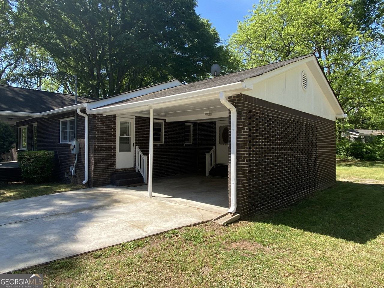 422 Ash St - Photo 4 of 28