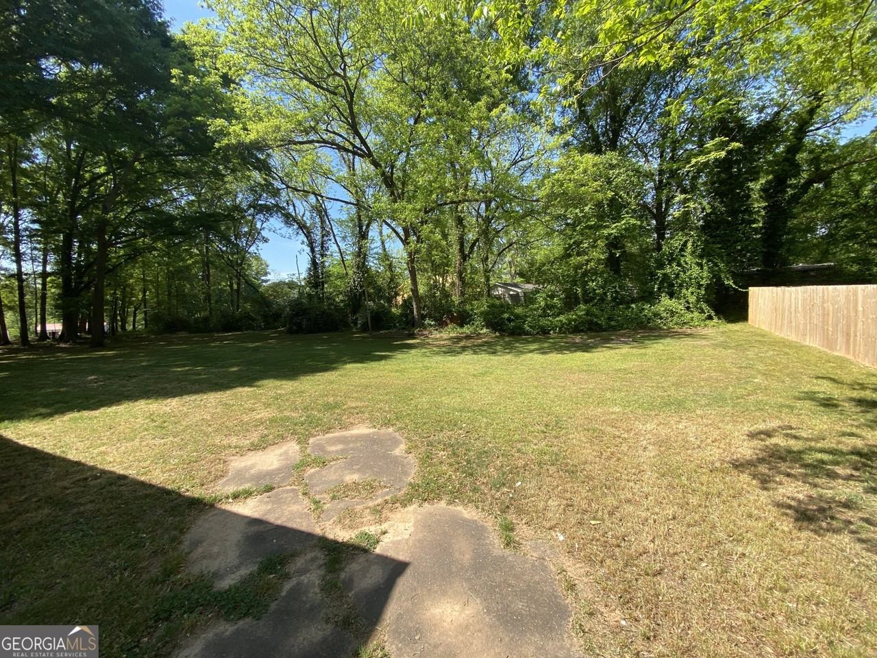 422 Ash St - Photo 5 of 28