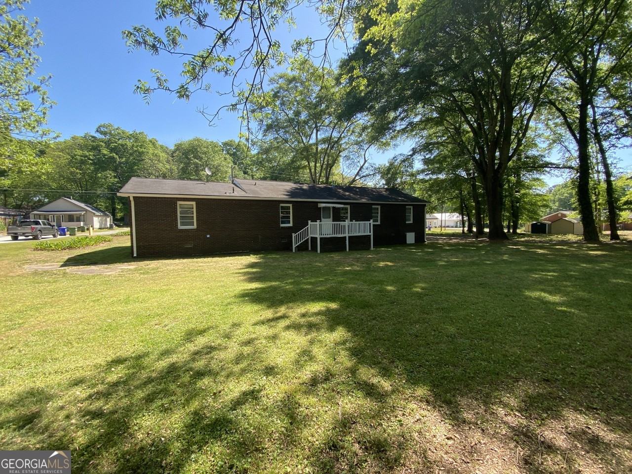 422 Ash St - Photo 6 of 28