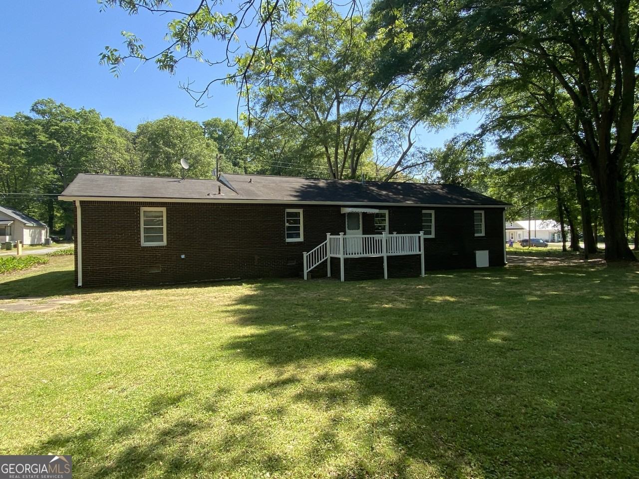 422 Ash St - Photo 7 of 28