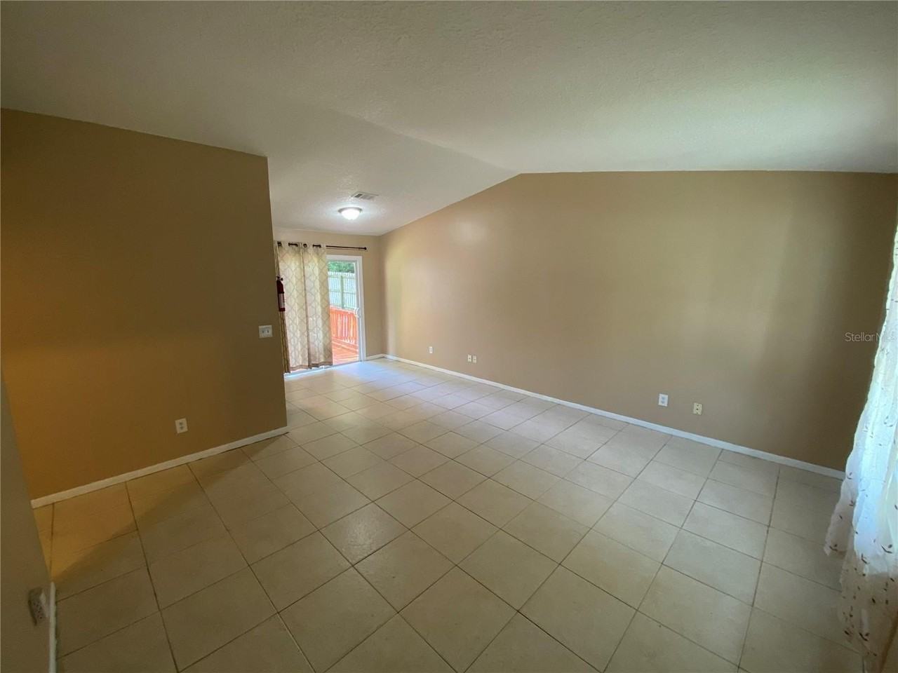 920 Beau Ct - Photo 4 of 16