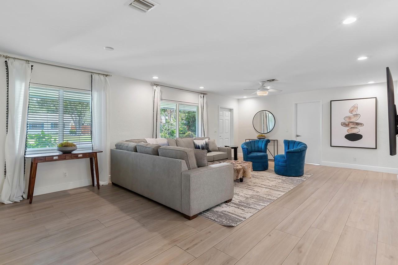 750 Heron Dr - Photo 5 of 42